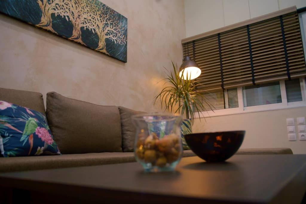 Στούντιο Στο Κέντρο Της Πόλης. Apartment Volos Bagian luar foto